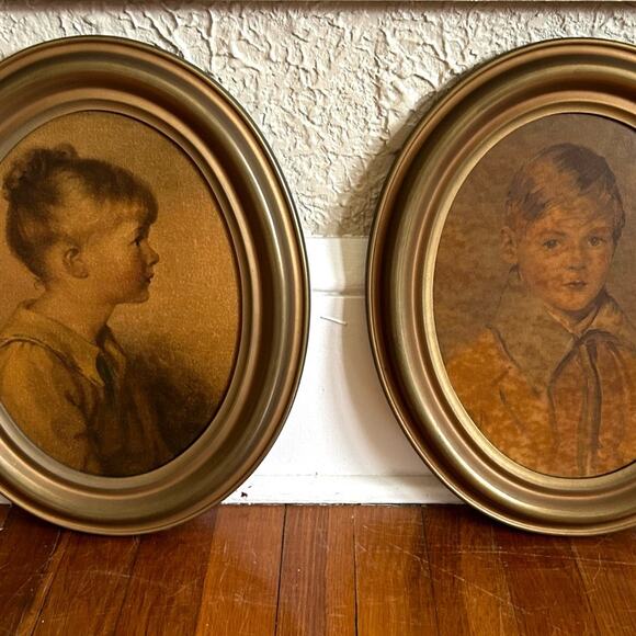 Set of 2 Vintage Victorian Girl & Boy Prints  in Wooden Oval Frames - Picture 1 of 15